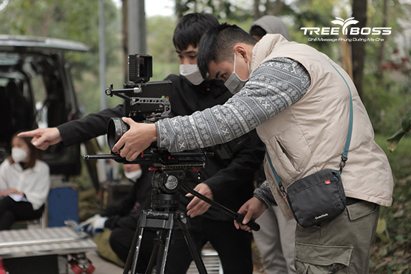 Hai quay phim quốc dân Khắc Hoàng và Bá Duy đang set máy