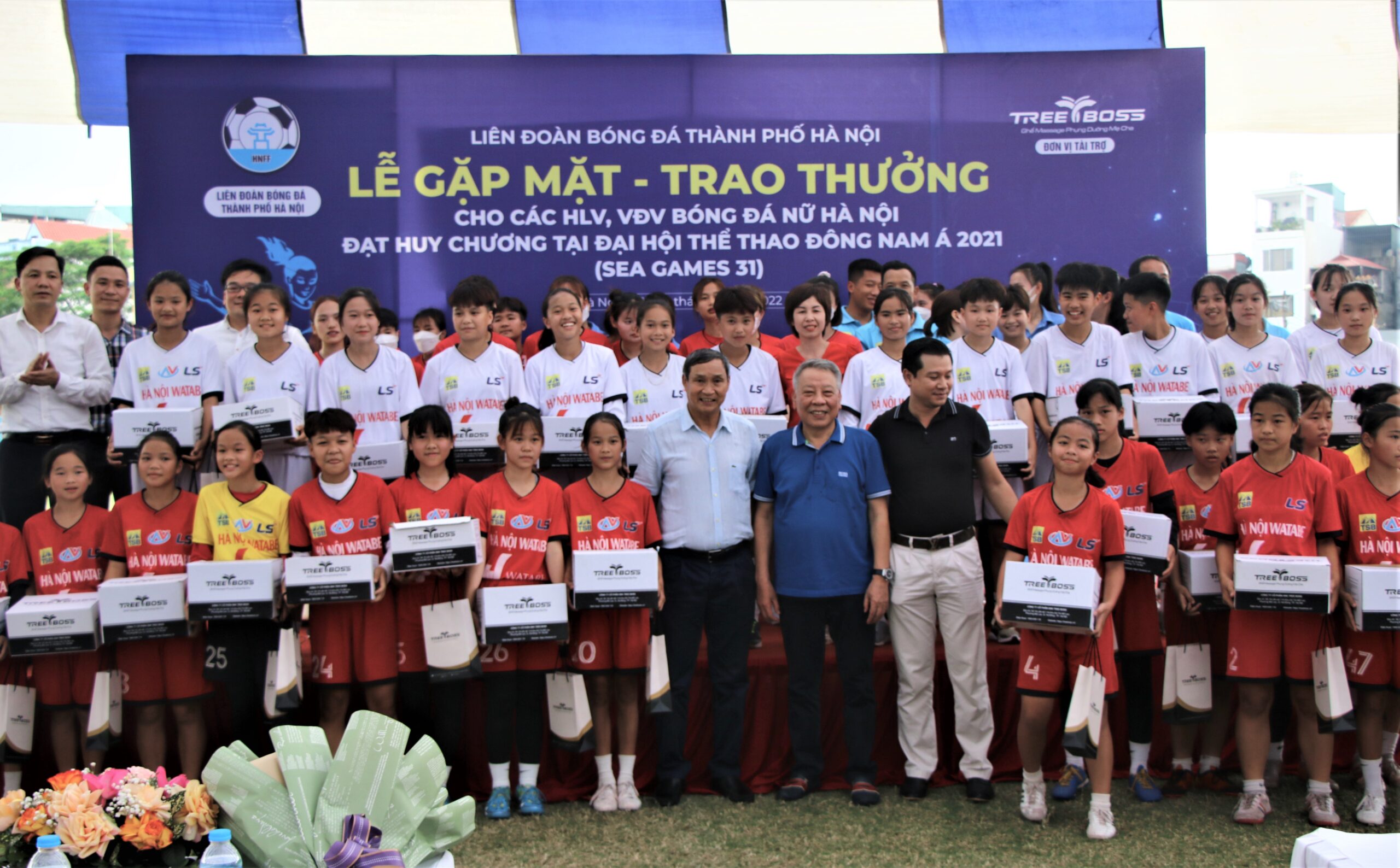 Lễ gặp mặt, trao thưởng cho các HLV, VĐV bóng đá nữ Hà Nội